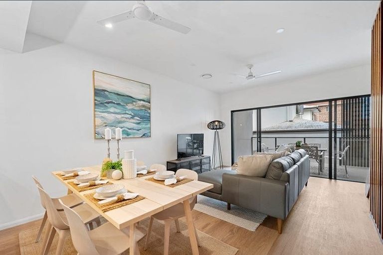 Photo of property in 9 Kawau Close, Orewa, 0931