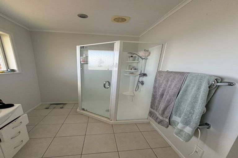 Photo of property in 2 Marlborough Avenue, Glenfield, Auckland, 0629