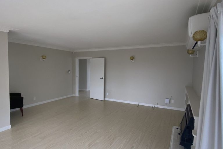 Photo of property in 17 Bradbury Road, Botany Downs, Auckland, 2010