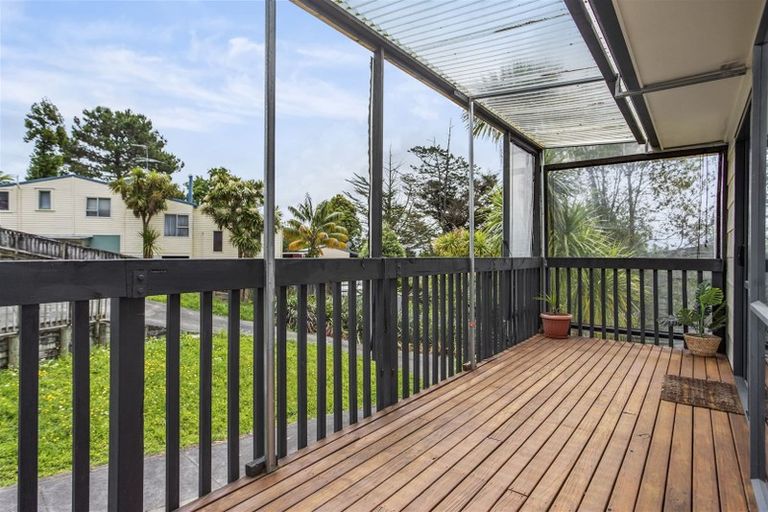 Photo of property in 58e Sunnyside Road, Sunnyvale, Auckland, 0612