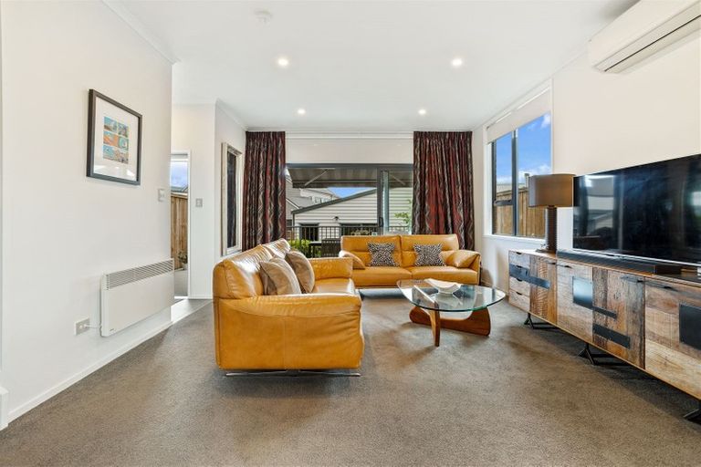 Photo of property in 186 Hobsonville Point Road, Hobsonville, Auckland, 0616