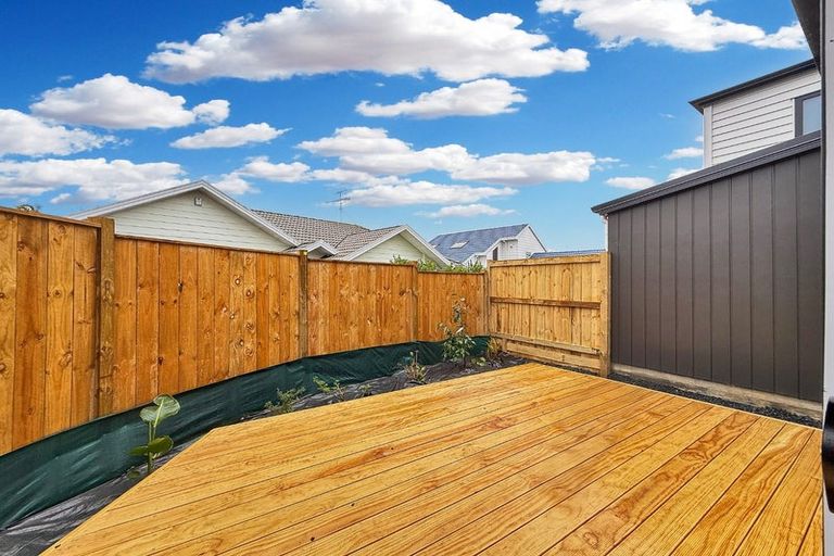 Photo of property in 38 Astoria Place, Northpark, Auckland, 2013