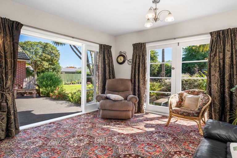 Photo of property in 2/151 Yaldhurst Road, Sockburn, Christchurch, 8042