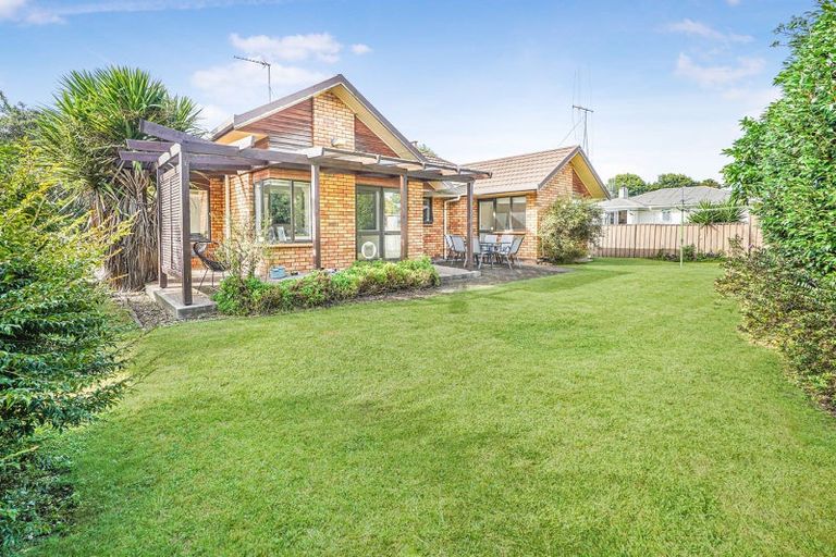 Photo of property in 24 Dalgliesh Avenue, Forest Lake, Hamilton, 3200