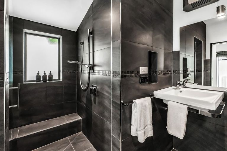 Photo of property in 21 Whareora Terrace, Cashmere, Christchurch, 8022