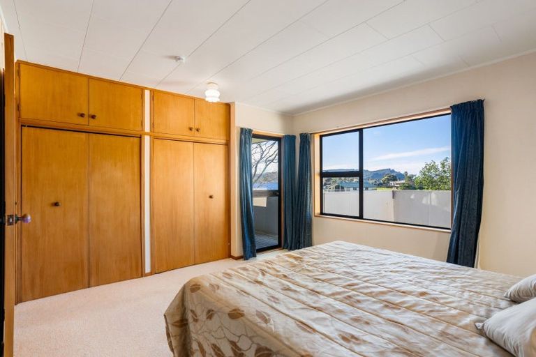 Photo of property in 115 Park Avenue, Whangamata, 3620