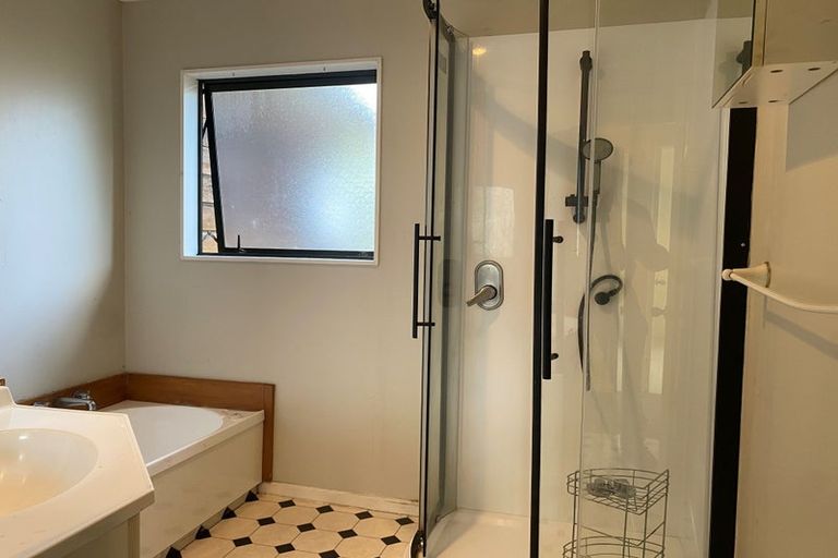 Photo of property in 146a Whites Line East, Waiwhetu, Lower Hutt, 5010