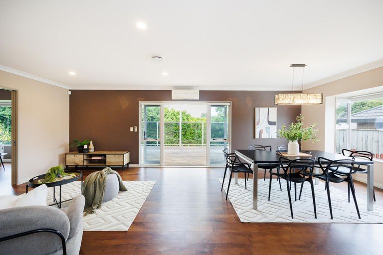 Photo of property in 27 Johnstone Drive, Fitzherbert, Palmerston North, 4410