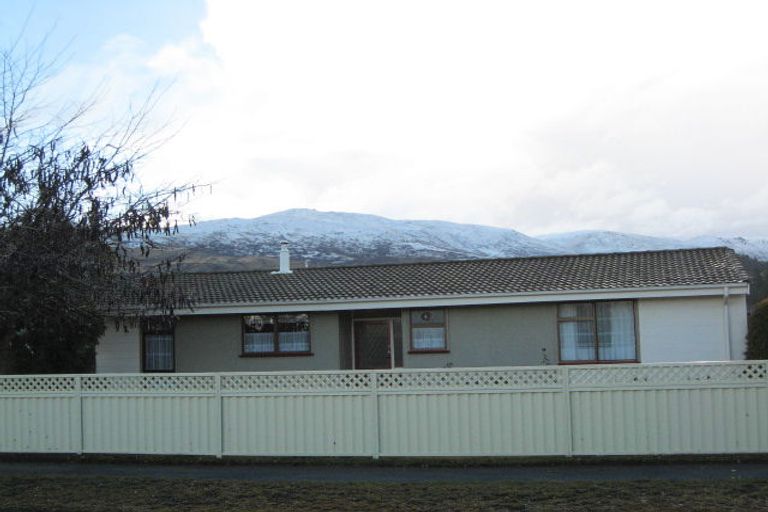 Photo of property in 98 Waenga Drive, Cromwell, 9310