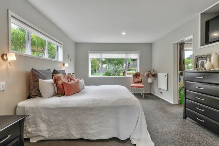 Photo of property in 33b Bleakhouse Road, Howick, Auckland, 2014