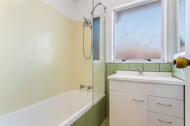 Photo of property in 2/9 Ireland Place, Ranui, Auckland, 0612