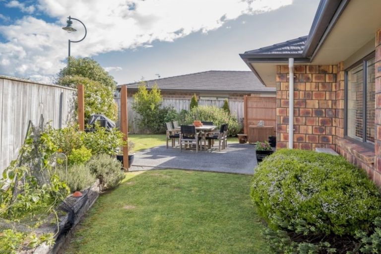 Photo of property in 14 Hulme Way, Raumati Beach, Paraparaumu, 5032