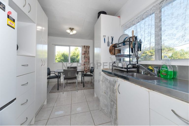 Photo of property in 46 Parrs Cross Road, Henderson, Auckland, 0612