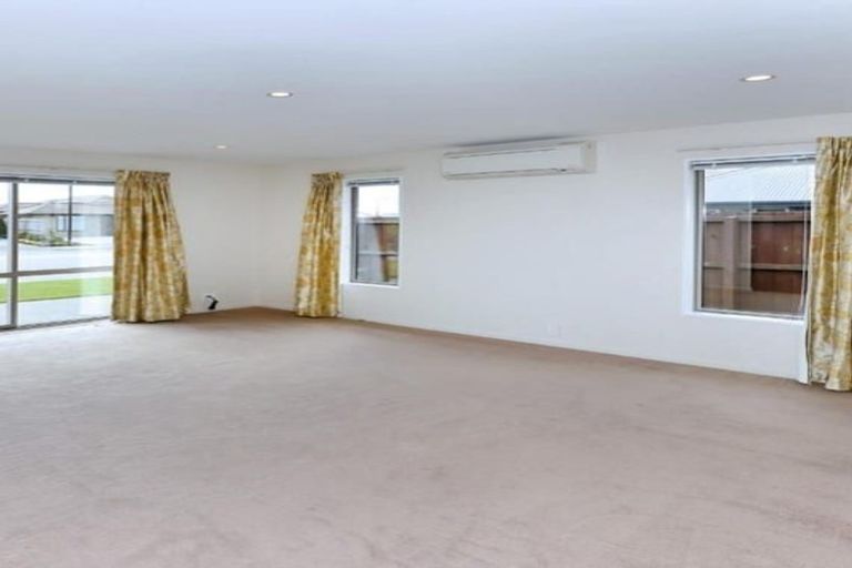 Photo of property in 56 Rannoch Drive, Broomfield, Christchurch, 8042