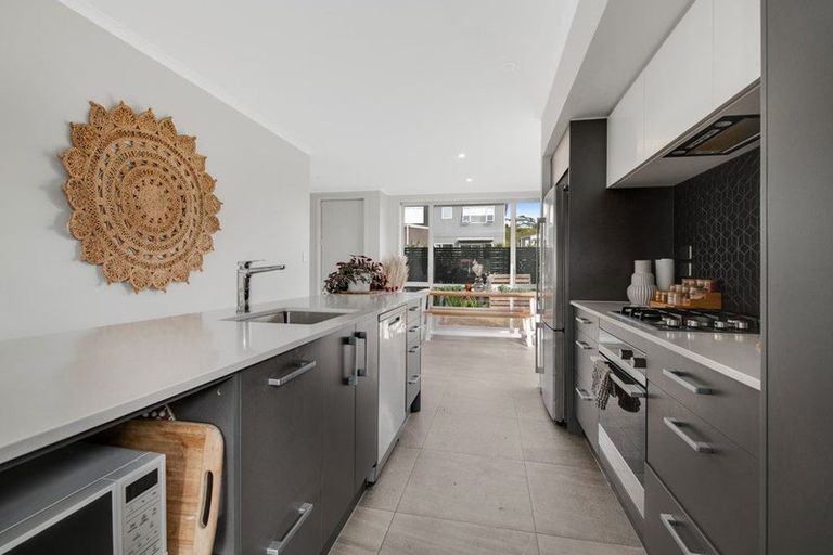 Photo of property in 30 Taitonga Lane, Stanmore Bay, Whangaparaoa, 0932