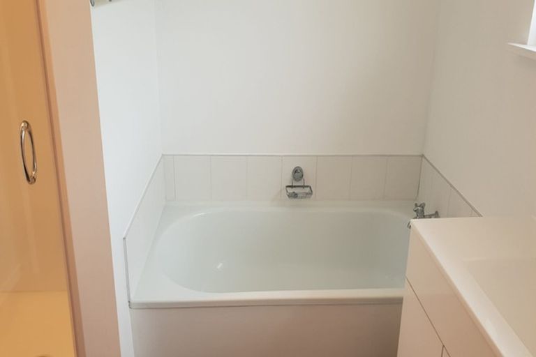 Photo of property in 18b Nelson Square, Picton, 7220