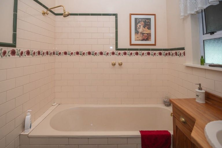 Photo of property in 37 Saint Leonards Road, Temuka, 7920