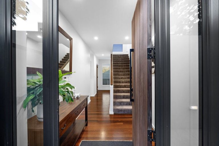 Photo of property in 1/5 Rarere Road, Hauraki, Auckland, 0622