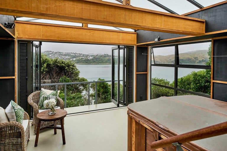 Photo of property in 93 Seaview Road, Paremata, Porirua, 5024