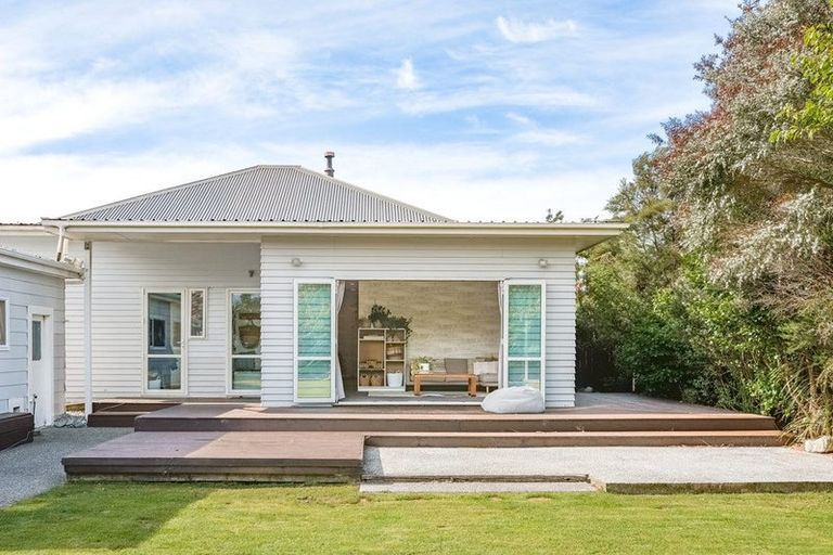 Photo of property in 52 Brougham Street, Westport, 7825