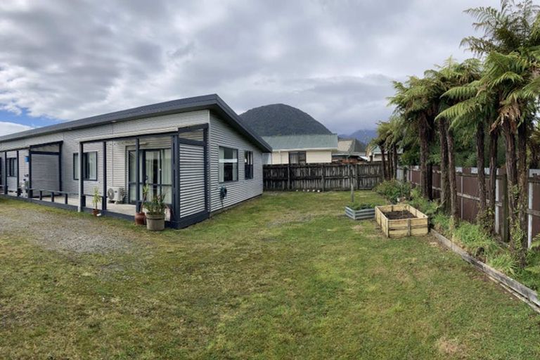 Photo of property in 3/6 Pauareka Road, Haast, 7886