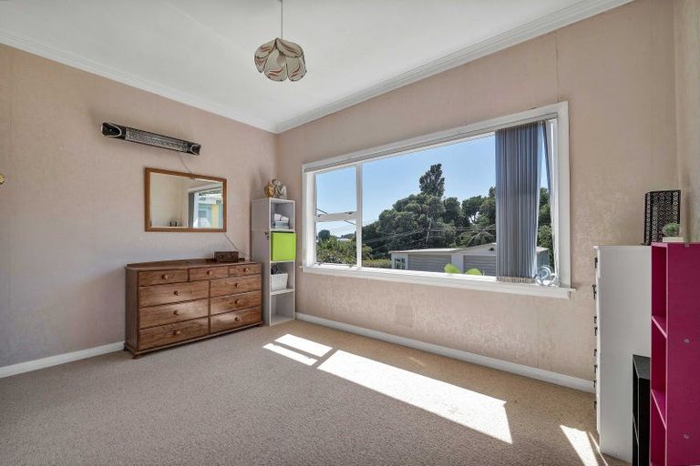 Photo of property in 57 Huatoki Street, Vogeltown, New Plymouth, 4310