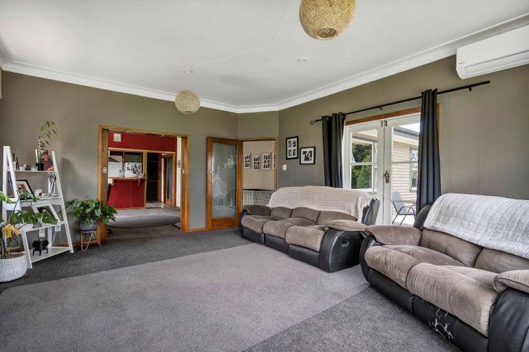 Photo of property in 19 Clifford Road, Eltham, 4322