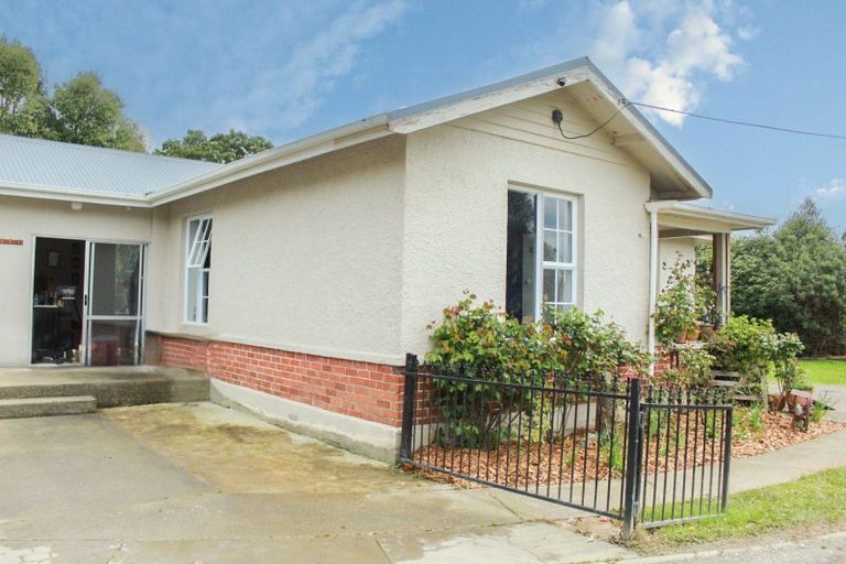 Photo of property in 143 Wallacetown Lorneville Highway, Lorneville, Invercargill, 9874