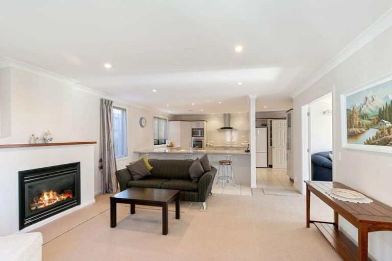 Photo of property in 44 Furlong Crescent, Churton Park, Wellington, 6037