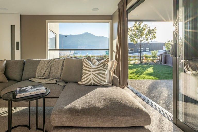 Photo of property in 18 Fenton Avenue, Wanaka, 9305