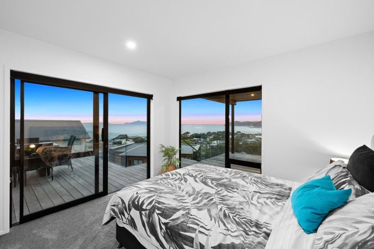 Photo of property in 4 Aquarius Lane, Langs Beach, 0582