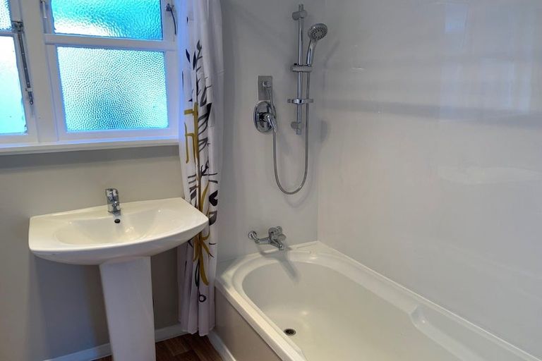 Photo of property in 1/173 Wainuiomata Road, Wainuiomata, Lower Hutt, 5014