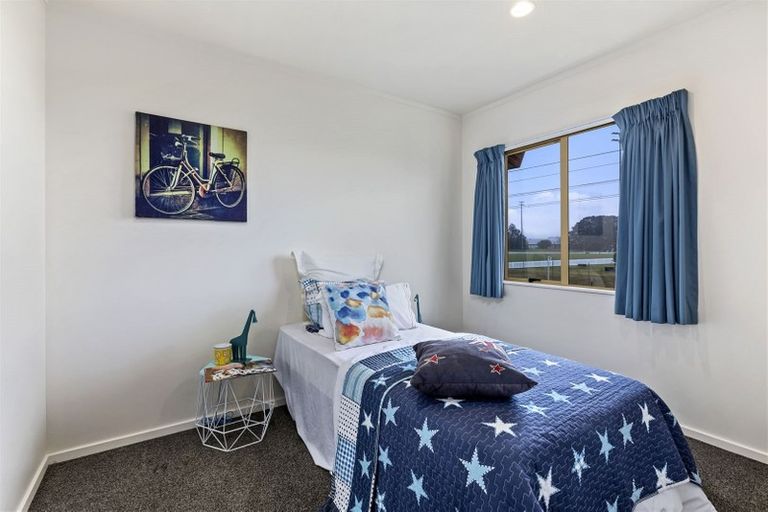 Photo of property in 7 Lockington Avenue, Henderson, Auckland, 0612