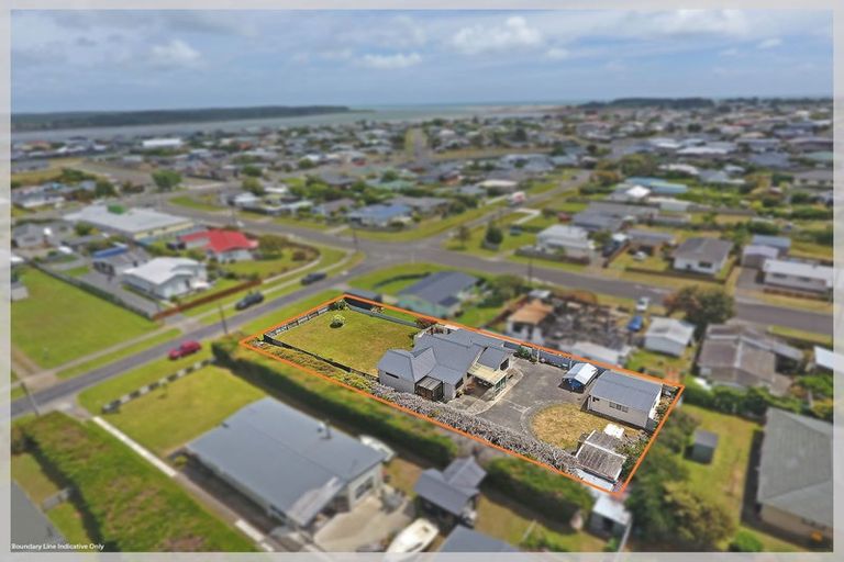 Photo of property in 47 Edinburgh Terrace, Foxton Beach, Foxton, 4815