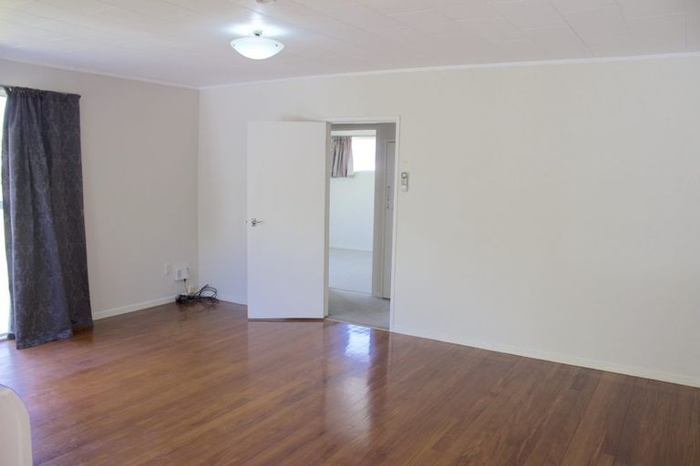 Photo of property in 1/114 Sycamore Drive, Sunnynook, Auckland, 0620