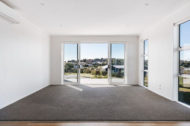 Photo of property in 58 Ridge Drive, Omokoroa, 3114