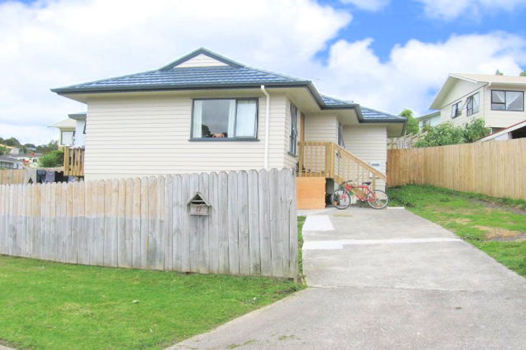 Photo of property in 17 Maywood Crescent, Glen Eden, Auckland, 0602