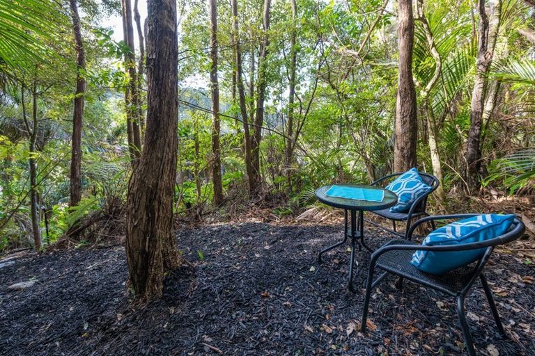 Photo of property in 30 Wood Bay Road, Titirangi, Auckland, 0604