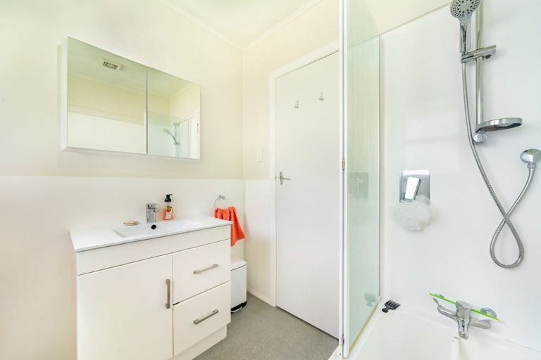 Photo of property in 65 Moeraki Road, Maoribank, Upper Hutt, 5018