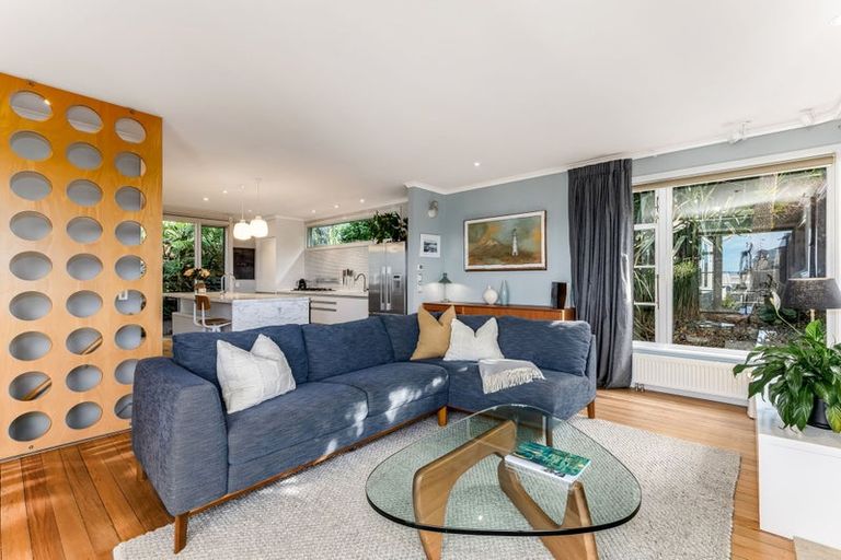 Photo of property in 114 Duncan Terrace, Kilbirnie, Wellington, 6022