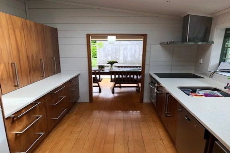 Photo of property in 2/23 Bevyn Street, Castor Bay, Auckland, 0620