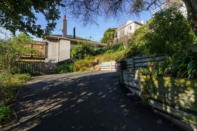 Photo of property in 114 Cliffs Road, Saint Clair, Dunedin, 9012