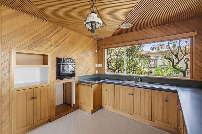 Photo of property in 107 Winara Avenue, Waikanae, 5036
