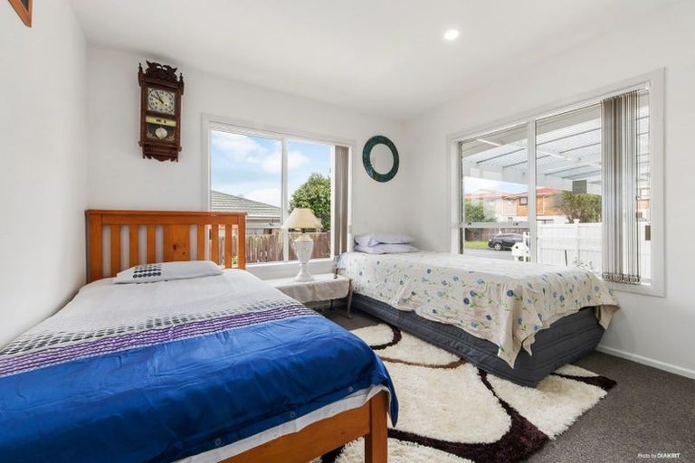 Photo of property in 44 Butterworth Drive, Glendene, Auckland, 0602