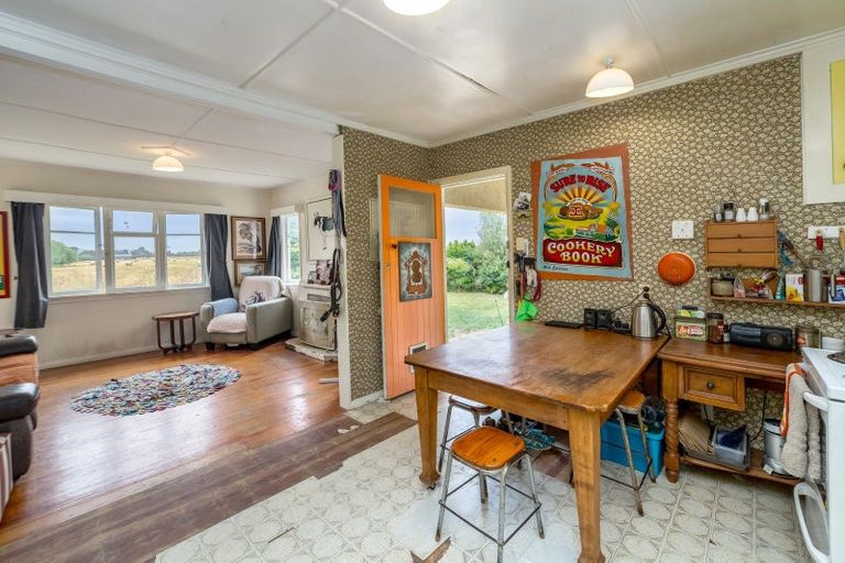 Photo of property in 77 Taumata Island Road, Taumata Island, Carterton, 5792