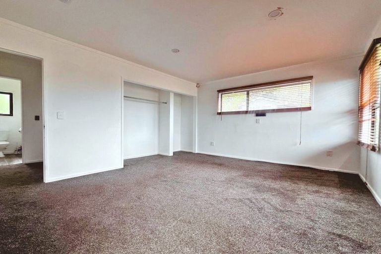 Photo of property in 2 Garboard Lane, Whitby, Porirua, 5024