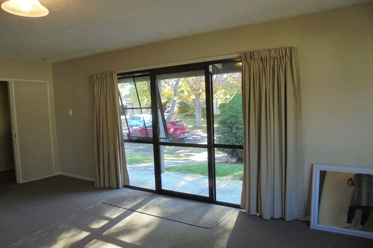 Photo of property in 51 Karnak Crescent, Russley, Christchurch, 8042