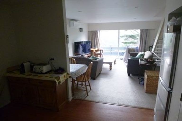 Photo of property in 2 Narbada Crescent, Khandallah, Wellington, 6035