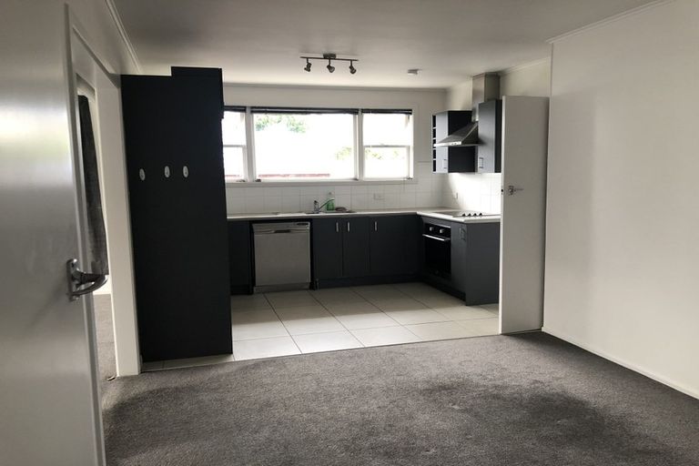 Photo of property in 1/19 Bond Crescent, Forrest Hill, Auckland, 0620