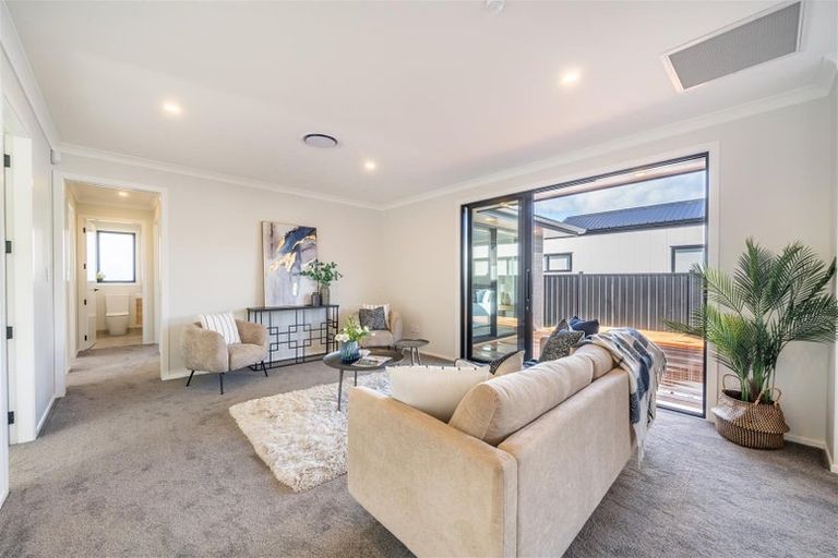 Photo of property in 17 Cynisca Crescent, Wallaceville, Upper Hutt, 5018